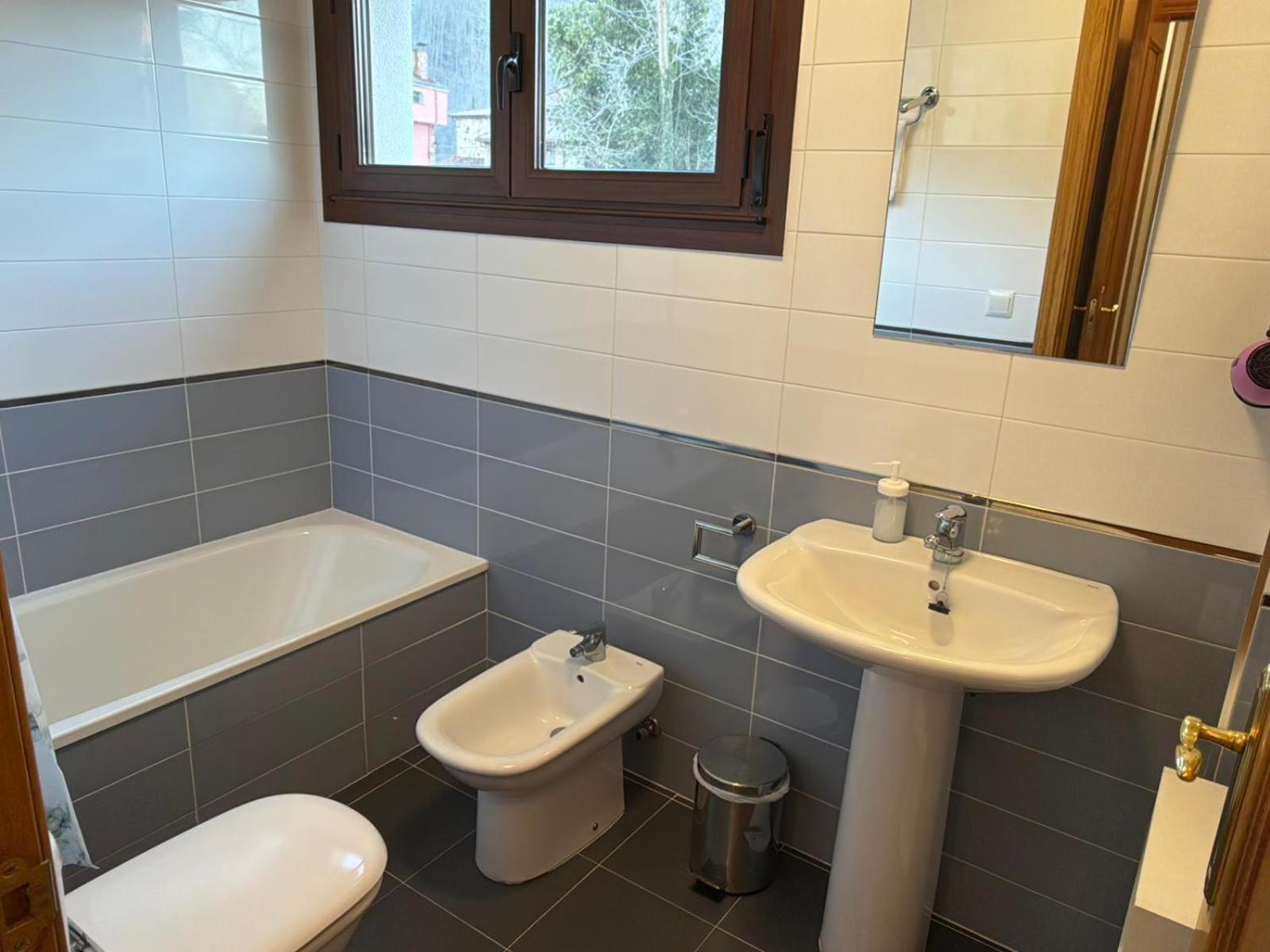 Apartamentos El Caxigu Аренас де Кабралес Екстериор снимка